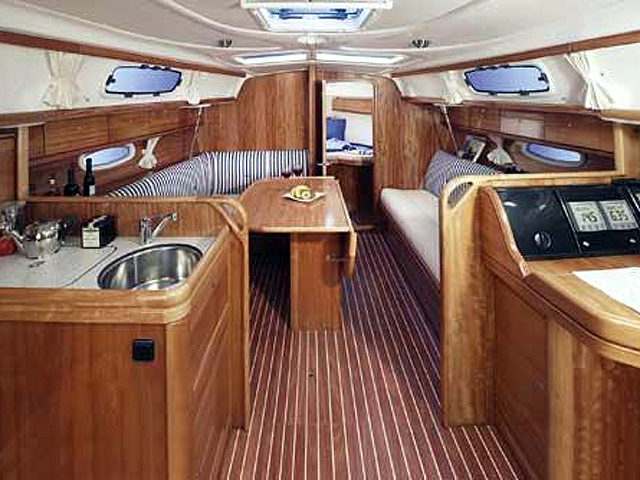 Bavaria 33 Cruiser image