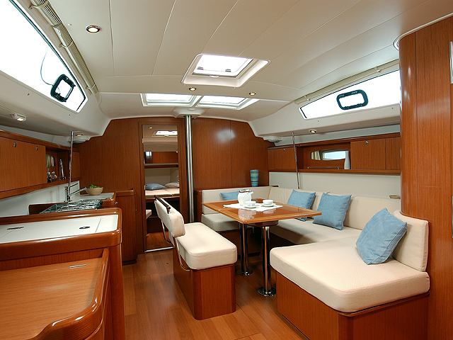 Oceanis 43 image