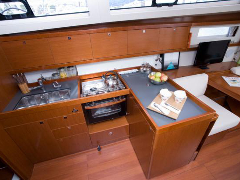 Oceanis 41 image