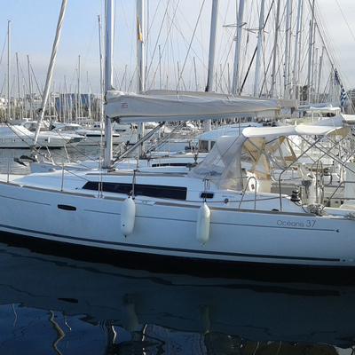 Oceanis 37